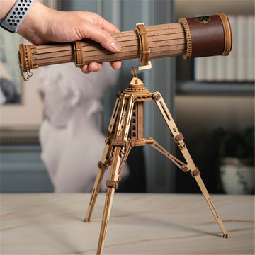 Modèle de télescope monoculaire